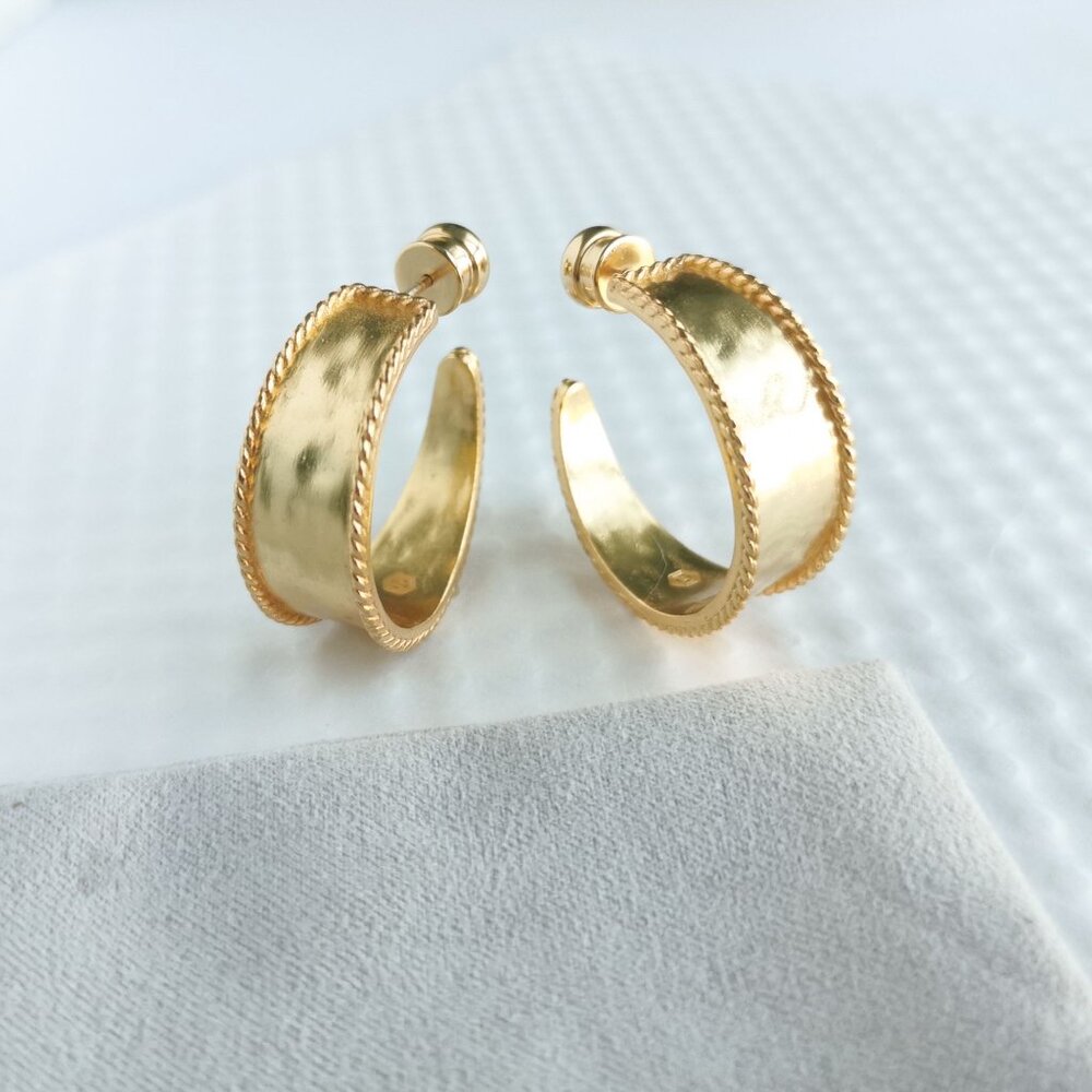 Julie Vos Gold Hoop Earrings with Rope Edge